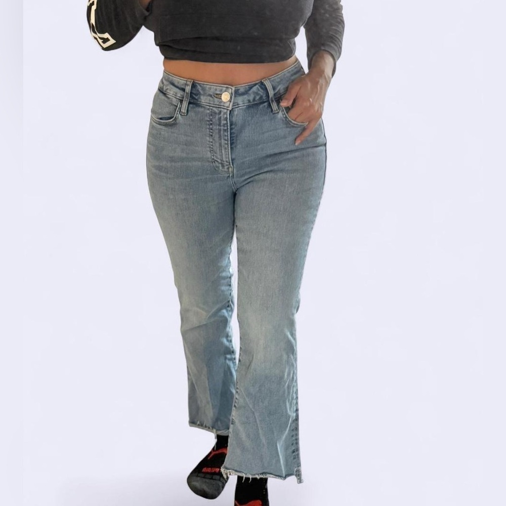 Frame Le Crop Mini Boot Jeans in Blue.